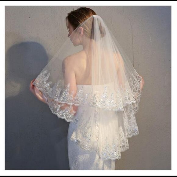 Wedding Sequins Edge Veils for Brides 2 Tier Hip Fingertip Length Veil  (lvory) - Picture 6 of 7